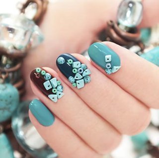 Lovely Nails - 1701 E. Empire st . Ste 340 - (309) 663-6245